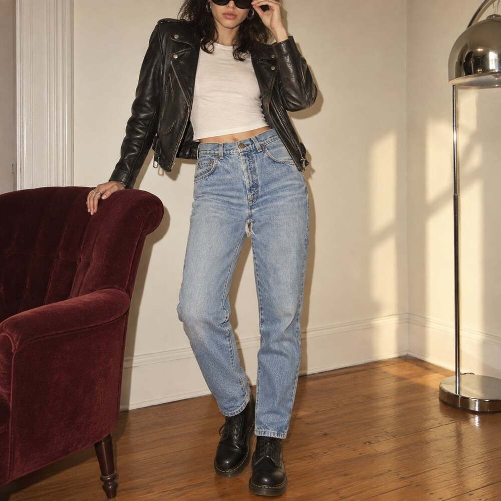 Levi’s Light Wash High Rise Tapered Mom Jeans White Tab Grunge Denim W28
